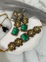 Antique floral choker set with large central gemstone and matching earrings, decorated with pearls and crystals, available in eight colors.