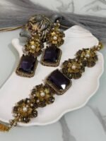 Antique floral choker set with large central gemstone and matching earrings, decorated with pearls and crystals, available in eight colors.